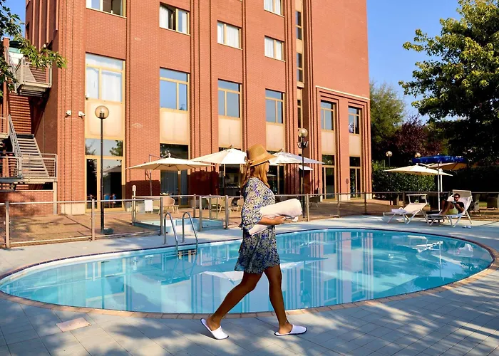 Hotel con piscina: Novotel Torino Corso Giulio Cesare